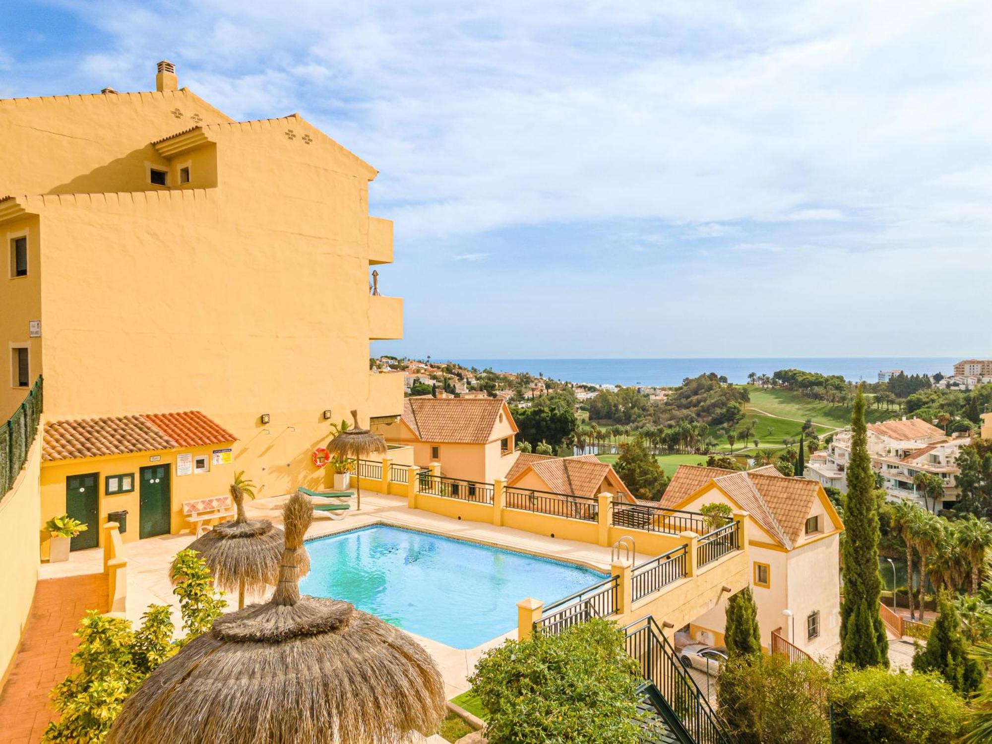 Fabulous Golf Front Apartment With Pool And Seaview Benalmádena Eksteriør billede